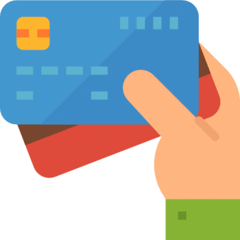 Zwei Reise-Kreditkarten in der Hand